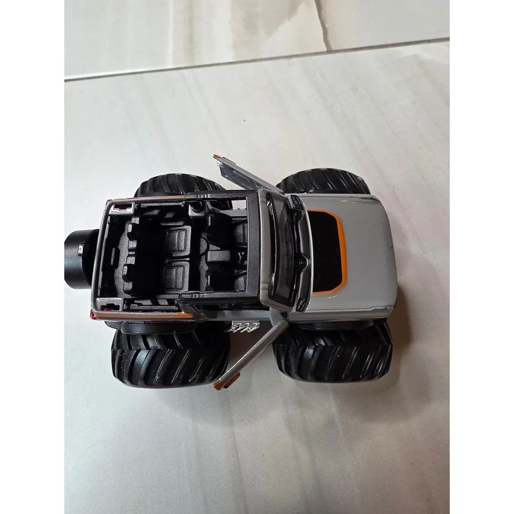 Ford‎ Bronco Monster Truck Grey Orange Walgreens CNDG-0522 Ford Performance C2